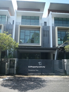 Taman Putra Prima Puchong 3 storey house