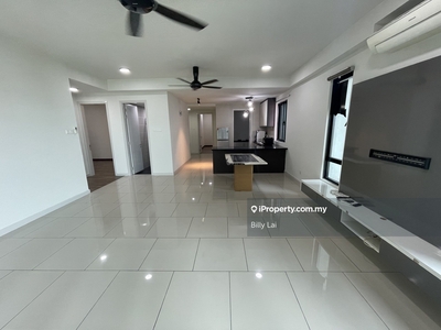 3 Bedder with Spacious Living Space Unit For Rent
