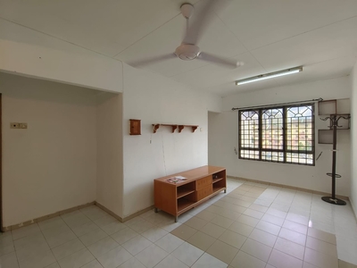 Bayu apartment Damansara Damai For rent Nice and well kept unit 1 carpark Full tiles