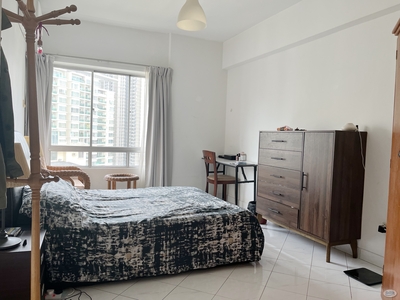 Beautiful master bedroom with ensuite bathroom in a clean and well-equipped flat