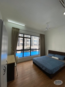 Cozy POOL VIEW Master Bedroom Rental Next to UOW KDU