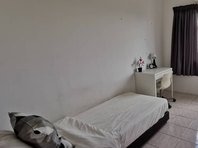 Fully Furnished Room Master for Rent Near Help University Subang 2 @ Subang Bestari