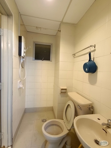 Master room with private bathroom @ Balakong / Sg Long