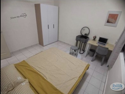 (Zero deposit)Comfy big room for rent at suriaMas condominium sunway