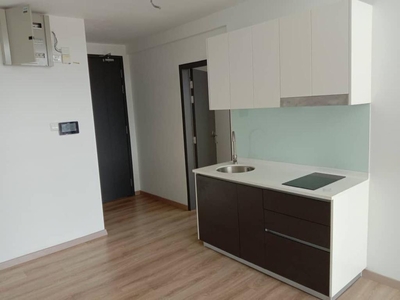 Emporis SOHO Duplex 2 rooms for Rent