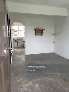 Basic Original Condition Mid Floor Flat @ Tun Aminah for Rent