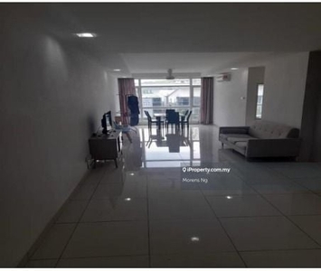 Central Residence for rent, Big unit with 2 car park
