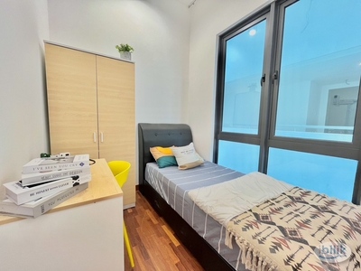 Explore Our Room With Balcony In PJ Attached To Mall (Jaya One, Noko )