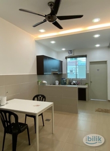 [FREE UTILITIES] Fully Furnished, direct access bathroom, Middle Room for RENT at Bandar Sri Sendayan, Sendayan