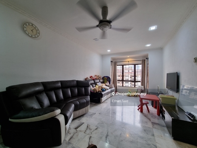 Fully Renovated/Well Kept/Peace & Quiet Environment/Low Density Condo