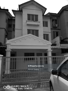 Landed 3 Storey Townhouse For Sale