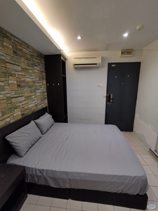 ✅short walk to public transport BRT Mentari Middle Room with private bathroom at Bandar Sunway,