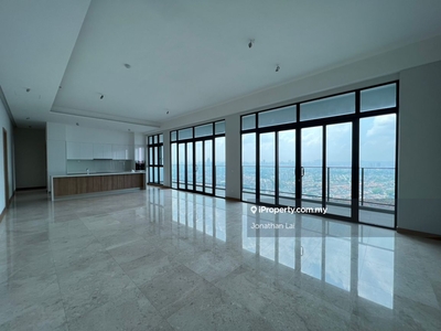 Penthouse - One of Lowest Density Condo in PJ