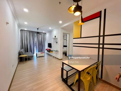 Seaview & City view, 8 mins drive to jonker street, located in town