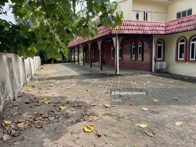 Strategically located double storey corner lot bungalow unit