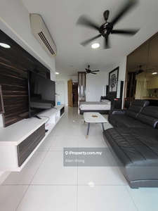 Studio unit with nice renovation with Sea and Medini view