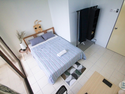 750M to MRT Surian, Balcony Fully Furnished Queen room with Air-cond, Palm Springs