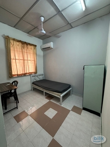 Bandar Sunway PJS 10 Middle Room Attached Bathroom Opp Sunway Pyramid