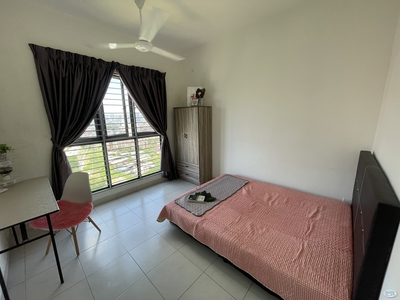Female Master Room Fully Furnised at SENTUL near Kg Batu Muda, Kepong & Jln Ipoh & KTM MRT to KLCC or TRX