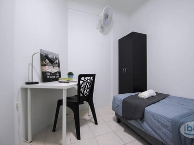Single Room Fans⭐[Near MRT Surian] Mixed Gender Unit Single Room Fans Rent at Palm Spring, Kota Damansara⭐