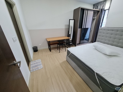 RES 280 Master room, Private Bathroom, Walking distance to selayang hospital, KLCC view