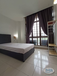 Single bed Master Room with Private Bathroom at Subang Permai