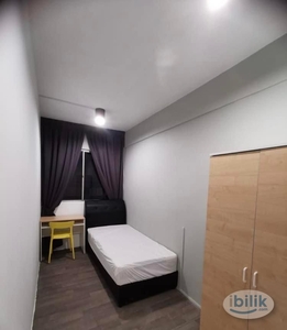 SINGLE BEDROOM WITH SHARING BATHROOM IN CHOW KIT