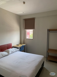 [Swan Cottage] Private Bathroom Available Master Room at PJS8 with 6 mins ‍♀️ to Mentari BRT Station