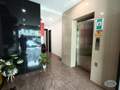‘Zero Deposit’ – Tampoi Utama - Hotel Room with Private Bathroom