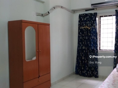 4 Rooms 3 Bathrooms 1 Parking Lot, Basic Fully Furnished