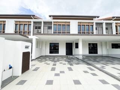 Big Unit Double Storey Terrace at Taman Setia Warisan Tropika, Sepang