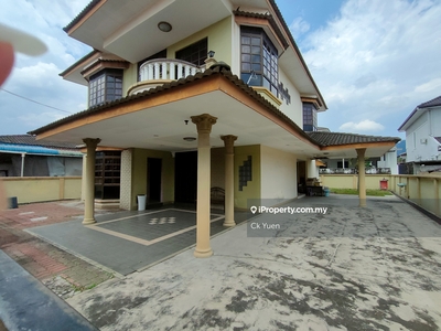 Bungalow house at strategy location & walking distance to wet market