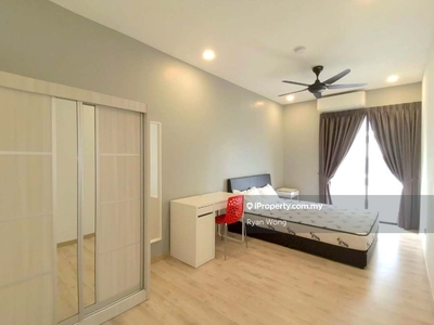 Emporis Kota Damansara Middle Room For Rent