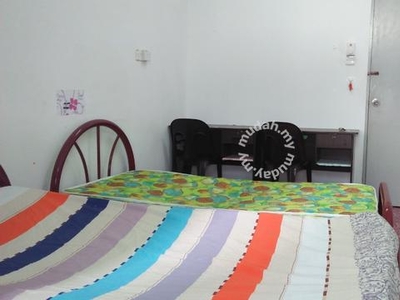 Female Room For Rent at Jalan Haji Taha
