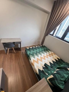 M Vertica Residence Big Middle Room Mixed Gender Unit For Rent