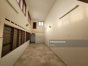 2nd Floor Shop Apartment with 4 bedroom For Rent