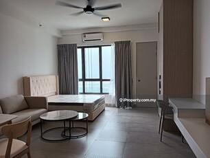 Full furnished studio with full facilities and short walk to Mall