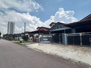 Jalan Indah 22 Bukit Indah 2 / Single Storey Terrace End Lot