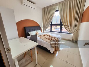 Medium & Junior Room For Rent, Full Furnished, Accept Foreigner