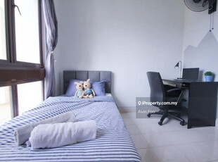 Palm Spring Headline Near MRT, Shopping Mall Furnished Room For Rent