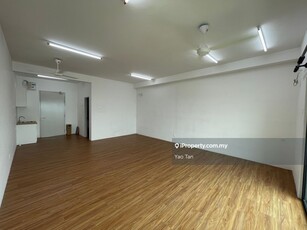 Studio 550 sqft with 1 car park many units available specialist