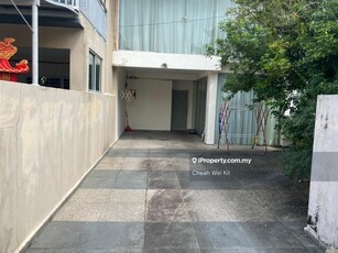 Very convenient 2storey terrace house for rent