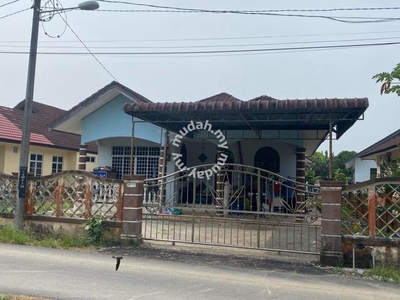 Rumah Banglo Setingkat Kg Tok Hakim, Padang Midin, Kuala Terengganu
