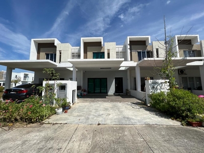 2 Storey Casa Green Cybersouth (RENOVATED)