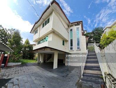 2 Sty Bungalow with Lift Face South