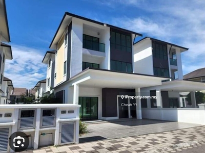 3-storey Semi-D Freehold Fully-furnished New House