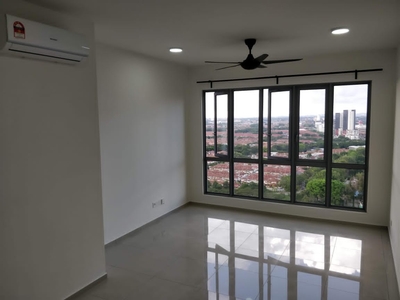 Gravit8 condo Bandar bestari Klang Room for rent