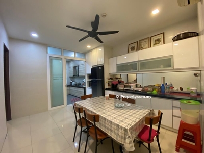2.5 storey superlink house in usj heights for sale.