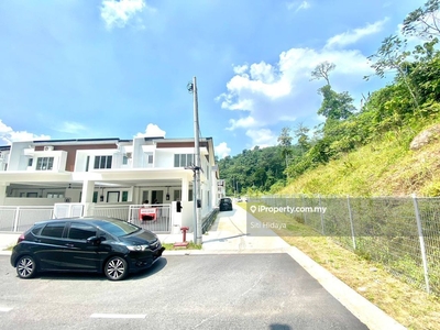 End Lot New House 2-Storey Terrace Taman Tiara Sendayan For Sale