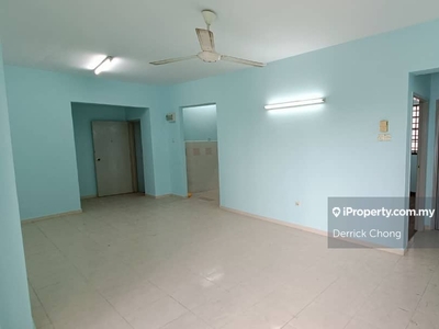 Sri Impian Apartment ,Larkin For Sale